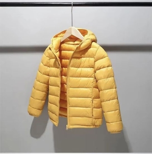 Chaqueta Acolchada para Niños Personalizada al por Mayor, Abrigo Ligero de Invierno con Capucha y Logotipo Bordado para Niños y Niñas - Product Image 3