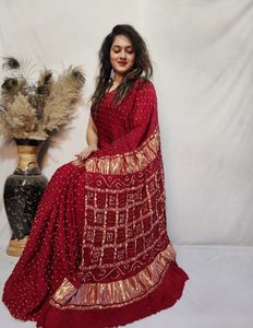 Traditional Indian Women's Cotton <b>Saree</b> <b>Red</b> With Embroidered Pattern Floor-Length Loose Fit For Wedding All Seasons - Product Image 1