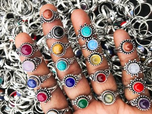 Bagues tendance en laiton plaqué argent avec pierres précieuses serties clos, bijoux de mode, fournisseur en gros - Product Image 2