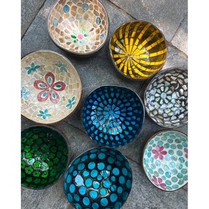 Tazón de Cáscara de Coco Pulido a Mano, Sostenible, Natural, para Comedor y Decoración del Hogar - Product Image 1