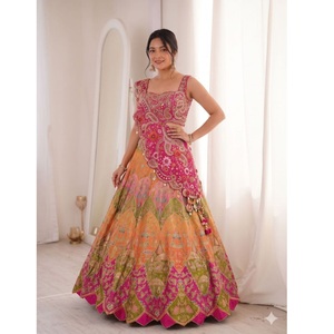 Nuevo Lehenga Choli de Diseñador con Estampado Digital Crepé y Bordado, con Shrug de Seda Banglori, Atuendo para Fiesta - Product Image 1