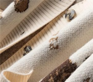 Cárdigan Clásico Transpirable con Cuello en V para Hombre, Suéter de Punto a Rayas Estilo Universitario, para Moda Europea de Alta Gama 2026 - Product Image 4