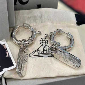 ต่างหูห่วงวิวี ซิลเวอร์ บราสส์ ยูนิเซ็กส์ - Product Image 3