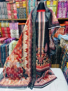 Costume Salwar Kameez traditionnel ethnique pour femmes, longueur genou, toutes saisons, matériaux recyclés, évacuation de l'humidité, protection solaire - Product Image 2
