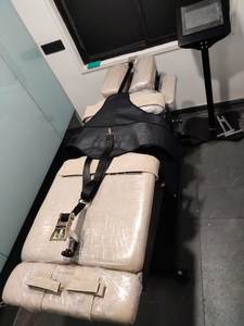 Table de chiropratique à flexion automatique AFT de haute qualité, lit de traitement de thérapie spinale électrique réglable en hauteur, fournisseur en gros - Product Image 3