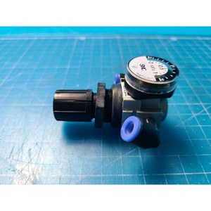 Regulador de Aire Neumático Miniatura SMC AR1000-M5BG Usado Como Parte del Equipo Legacy Semiconductor - Product Image 5