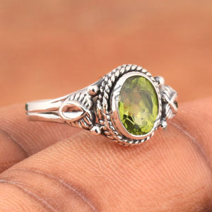 Anillo de Plata 925 con Peridoto y Topacio, Anillo Multicorales Hecho a Mano, Joyería Elegante, Anillo de Piedra de Nacimiento de Agosto, Anillo Único y Distintivo - Product Image 3