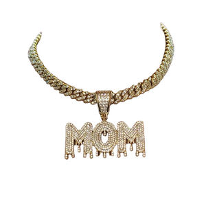 Colgante con Letra MOM Chapado en Oro de 18K con Incrustaciones de Diamantes de Imitación, Amuleto con Temática Hiphop, Joyería de Moda Unisex, Regalo - Product Image 1