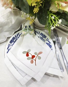 Servilletas de Algodón Blancas Cuadradas con Bordado de Hojas para Decoración de Mesa, Reutilizables para Fiestas, Bodas y Uso en Aviones - Product Image 5