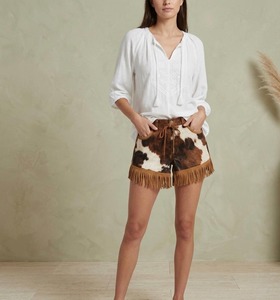 Shorts en cuir de vachette véritable pour femme, taille haute, style vintage, streetwear décontracté, boutique, fournisseur OEM personnalisé - Product Image 3