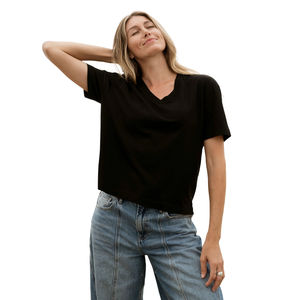 Camiseta Casual para Mujer, Cuello en V, Colores Personalizados, Poliéster/Algodón, Preencogida, Certificación GOTS, Suave, Transpirable, Premium - Product Image 1