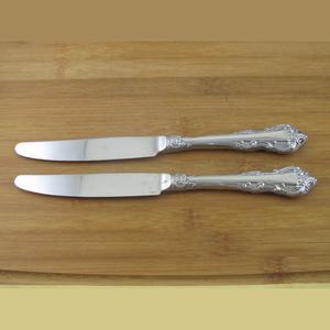 Cuchillo de Cena de Acero Inoxidable de Primera Calidad con Mango con Detalles en Dorado, Cubertería Plateada Moderna para Hoteles, Restaurantes y Bodas - Product Image 3