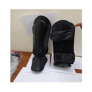 Protector de Espinillas de Boxeo Personalizado Profesional Black Dragon Twins, Ligero y Ecológico, de Cuero Vacuno Genuino - Product Image 1