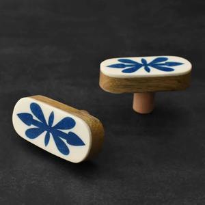 Boutons en bois artisanaux élégants et naturels pour meubles, design moderne durable, forme rectangulaire, écologiques, boutons pour portes de placards et tiroirs - Product Image 1