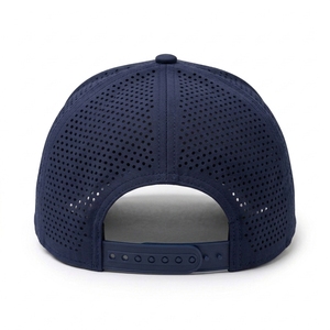 Casquette de golf personnalisée haute performance 5 panneaux perforée au laser visière incurvée broderie 3D fabricant OEM marque privée voyage extérieur - Product Image 5