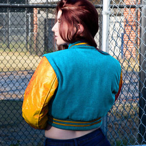 Veste courte universitaire pour femme, style Letterman, jaune turquoise, avec manches en similicuir, vêtement d'extérieur décontracté, mode féminine - Product Image 4
