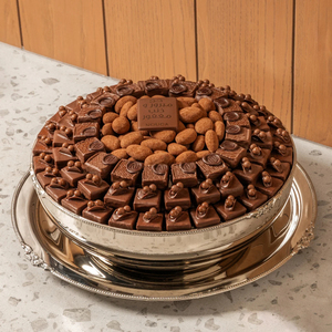 Tazón de metal para chocolate con acabado dorado hecho a mano, ideal para regalar en ocasiones como el Ramadán, para servir dátiles, frutos secos y chocolate. - Product Image 6