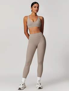 Ensemble de yoga pour femme au design optimal, personnalisé, de nouvelle qualité, à prix bas, vente en ligne d'ensembles de yoga pour femme - Product Image 3