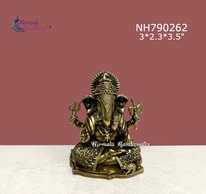 Nirmala Handicrafts Traditional Brass Tirupati Balaji Statue with Prabhavali Arch Wax Casting Handmade for Tabletop Home Office - Product Image 4