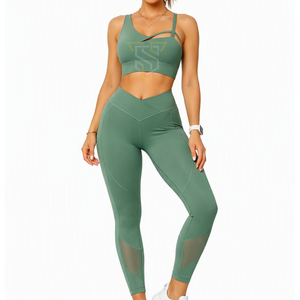 Conjunto de Yoga de 2 Piezas Verde para Mujer, Sujetador Deportivo con Tirantes Cruzados, Leggings de Cintura Alta con Panel de Malla, Transpirables y Sin Costuras - Product Image 1