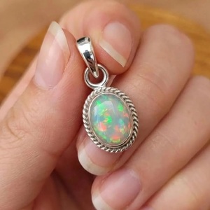 Pendentif en opale d'Éthiopie naturelle, argent sterling 925, collier avec pierre précieuse naturelle, pendentif unique, bijoux bohèmes, cadeau pour elle - Product Image 2
