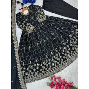 Belle robe Anarkali avec pendentif et Dupatta pour les fêtes Robe de soirée élégante - Product Image 3