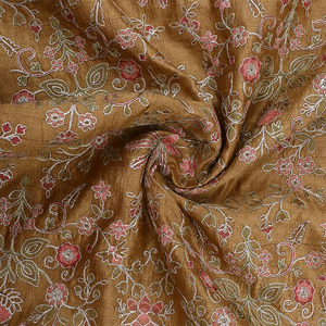 Tissu de Georgette de Luxe Brodé Style Africain pour Robes, Vêtements et Tenues de Mode - Product Image 3