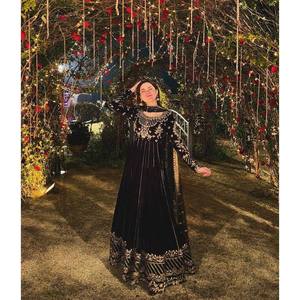 Robe noire de créateur LC et magnifique dupatta pour les occasions spéciales, taille XL - Product Image 4