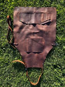 ผ้ากันเปื้อนหนังสั่งทำพร้อมโลโก้สำหรับพนักงานคาเฟ่ บาริสต้า ร้านอาหาร ขายส่งจำนวนมาก ราคาแข่งขัน LPN-0217 - Product Image 5