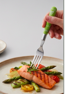 Ensemble de couverts modernes en acier inoxydable avec manches en plastique vert, compatibles lave-vaisselle, pour le camping et l'extérieur - Product Image 5