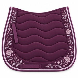 Tapis de selle pour chevaux de couleur personnalisée, dotés d'une doublure respirante, d'un tissu extérieur résistant et d'un soutien rembourré pour différents sports équestres. - Product Image 2
