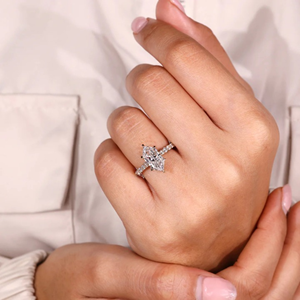 Anillo de Compromiso y Aniversario con Halo Oculto Estilo Marquesa Holandesa, Diamante Cultivado en Laboratorio de 2.45 Quilates, Chapado en Oro de 14k, Vermeil Eternity - Product Image 4