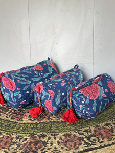 Set de Bolsas de Maquillaje Acolchadas de Algodón: Accesorios de Viaje con Estampado de Bloques - Product Image 4