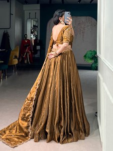 TENNYC Lehenga Choli pour femme avec dentelle dorée, sequins en soie et broderie filée, longueur cheville, tenue de soirée, ceinture de mariage - Product Image 5