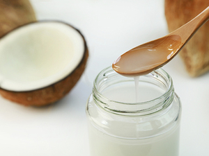 Huile de noix de coco vierge premium du Vietnam, pressée à froid, 100% pure et naturelle, huile essentielle pour l'alimentation et les cosmétiques - Product Image 3