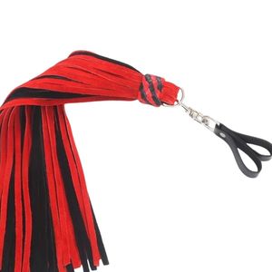 Laisse en cuir rouge et noir avec poignée tressée et mousqueton métallique - Product Image 6