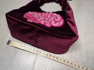 Sac en velours brodé de perles - Product Image 3