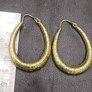 ต่างหูโลหะสไตล์โบฮีเมียนแบบขายส่ง งานฝีมือราวัต ชุบด้วยทองเหลืองโบราณ สำหรับผู้หญิงและผู้ค้าปลีก - Product Image 1