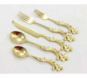 Elegante Juego de Cubiertos Chapados en Oro de 5 Piezas, Acabado Espejo, Cubertería Metálica para Bodas - Product Image 4