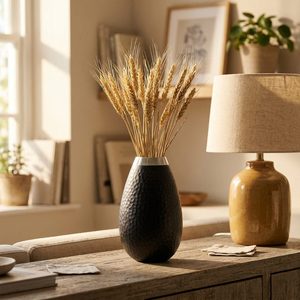 Jarrón de Mesa de Aluminio Hecho a Mano, 11.5 cm, Negro Mate, Borde Crudo, Nadi Martillado, Dos Tonos, Tamaño Mediano, Decoración para el Hogar y Hoteles - Product Image 2