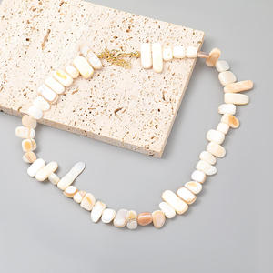 Collier de perles irrégulières en résine faites à la main, multicolores, bijoux de mode, artisanat moulé, pour femmes et filles - Meilleures ventes - Product Image 5