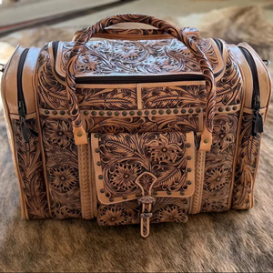 Bolsa de Viaje de Cuero Genuino Hecha a Mano con Diseño Floral Occidental, Bolsa de Equipaje para Pasar la Noche - Product Image 1
