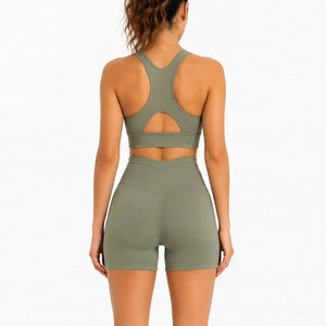Ensemble de sport côtelé sans couture style frais pour femme – Tissu extensible côtelé léger et élégant – Ensemble deux pièces de sport - Product Image 2