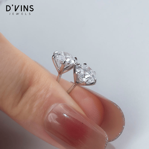 Pendientes de Oro de 10K con Diamante Solitario de Corte Brillante Redondo de 1ct, Engastado con Puntas, Personalizados, de D'vins Jewels - Product Image 5