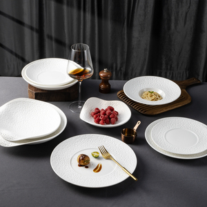 Service de vaisselle en <span class=keywords><strong>porcelaine</strong></span> haute température YAYU – Assiettes à pâtes blanches gravées pour hôtels, <span class=keywords><strong>design</strong></span> personnalisé, en céramique pour restaurants - Product Image 6
