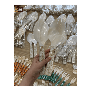 Cuillère à caviar en nacre naturelle - Vaisselle de luxe, fabriquée à la main au Vietnam, cuillère de service décorative, cuillère artisanale haut de gamme - Product Image 2