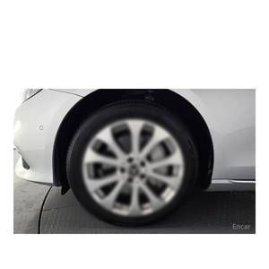 Mercedes-Benz Clase E E300 Exclusive Abril 2018 46.548 km Caja de Cambios Automática Volante a la Izquierda Asientos de Cuero Norma de Emisiones Euro V - Product Image 4