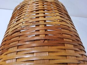 Panier tissé vintage artisanal du Vietnam avec poignée en bambou et rotin, panier de rangement de style mi-siècle, fournisseur et fabricant - Product Image 3
