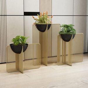 Juego de Soportes para Macetas Modernos de Metal Dorado, Ecológicos y Duraderos, 3 Piezas, Soporte Vertical para Macetas, Decoración para Interiores y Exteriores del Hogar - Product Image 1