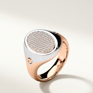 Bague classique RaaMaa bicolore blanc et or rose avec diamant de laboratoire taille émeraude pavé pour homme - Product Image 4